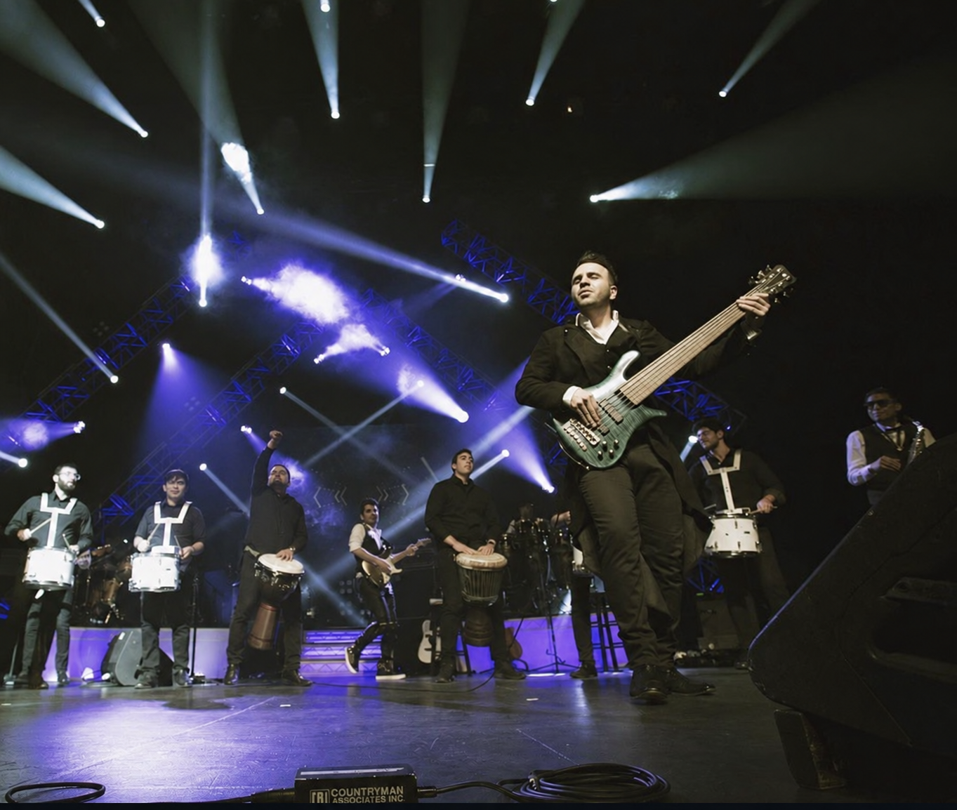 Ali Sanaei performing with Farzad Farzin at Dolby Theatre